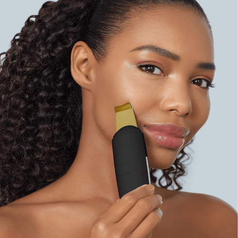 MicroCurrent Skin Scrubber & Blackhead Remover 9 In 1 - Black & Gold
